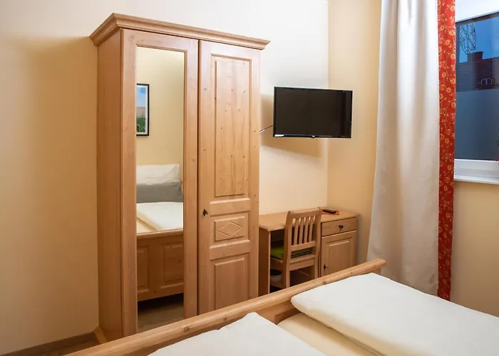 Pensión Storch - 3*