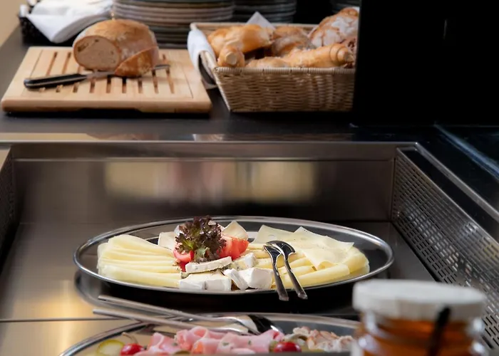 Pensión Storch - 3*